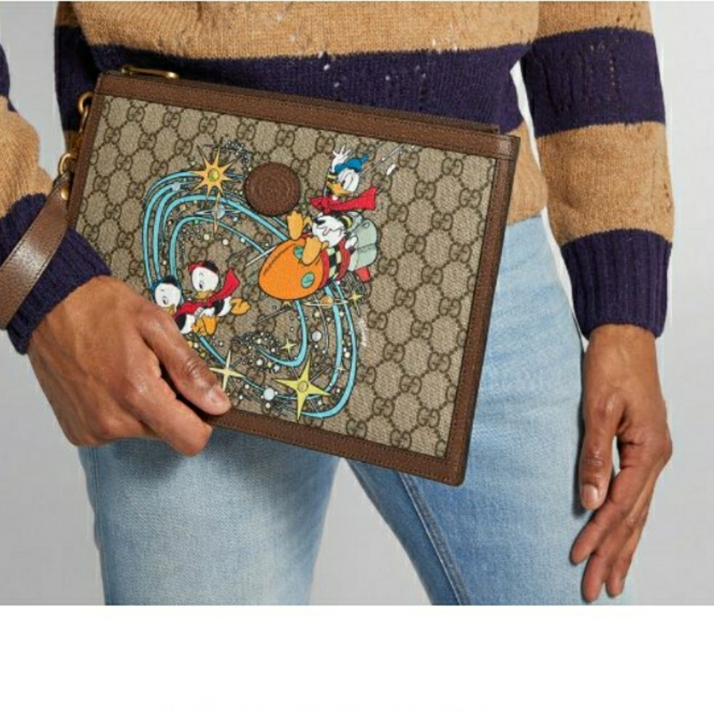 Limited Edition Gucci Supreme Monogram Canvas Disney Pouch - Picture 3 of 8